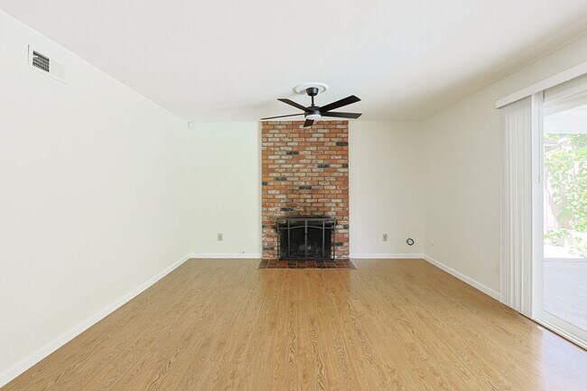 Building Photo - 4 Bed | 2.5 Bath Single-Family Home at the Base of Cowles Mountain