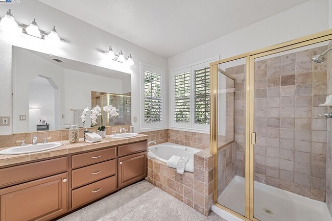 Building Photo - 260 Abigail Cir