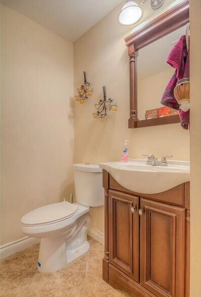 Building Photo - 13963 E Jewell Ave