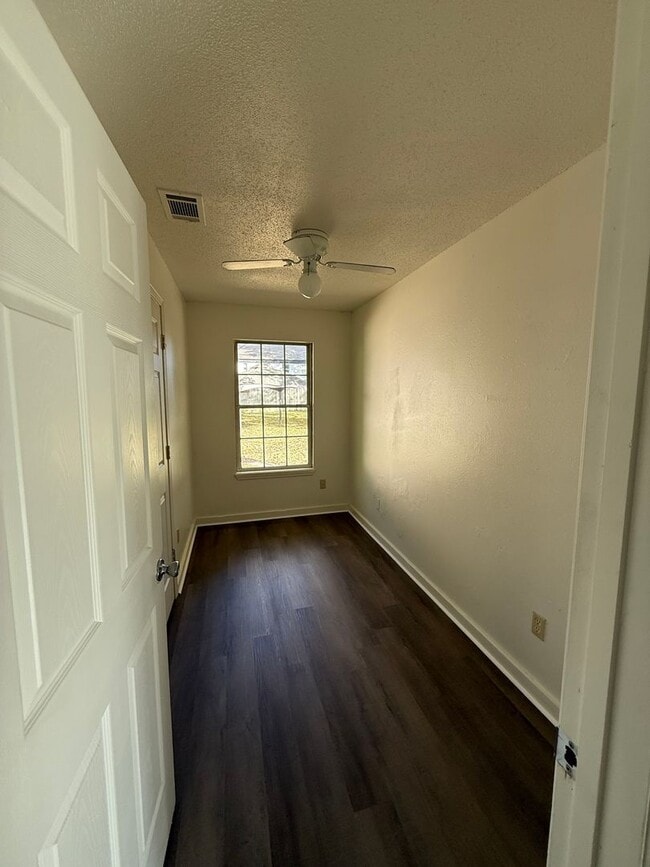 Building Photo - 3 Bedroom 1 Bath home in Millington