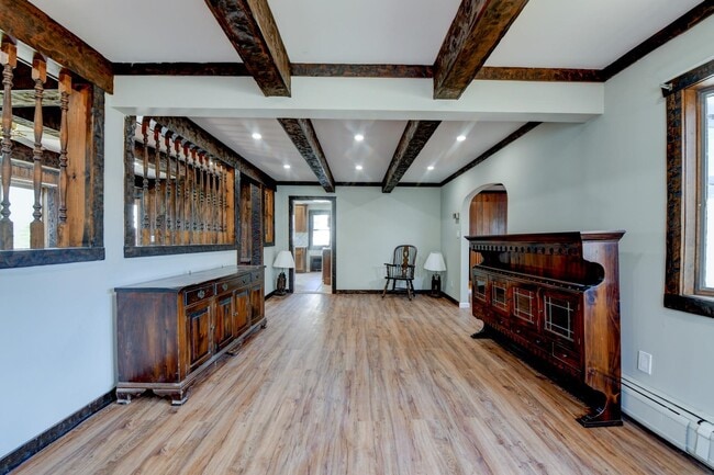 Building Photo - 815 3rd St
