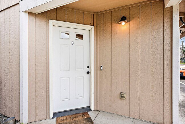 Building Photo - Invest LLC 4330