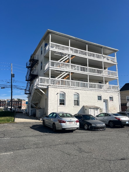 Building Photo - 60 Rathbun St