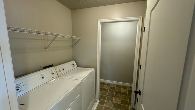 Building Photo - Beautiful 3 bedroom 2 bath in Pleasant Grove