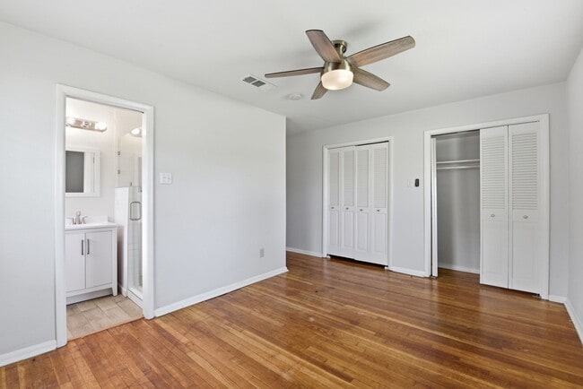 Building Photo - 4929 Libbey Dr