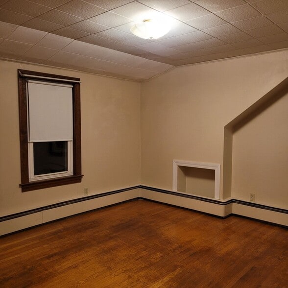 Building Photo - 35 Birchland Ave