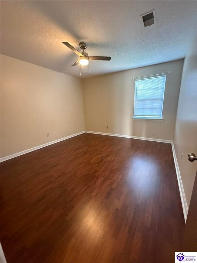 Building Photo - 512 Independence Ct