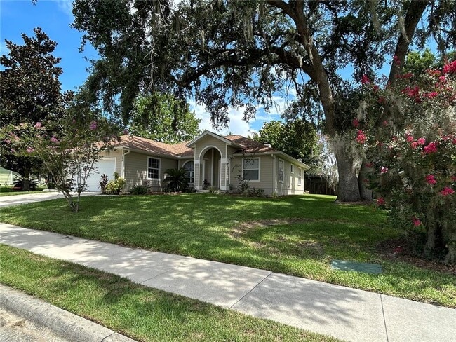 Building Photo - 11404 NW 32nd Ave