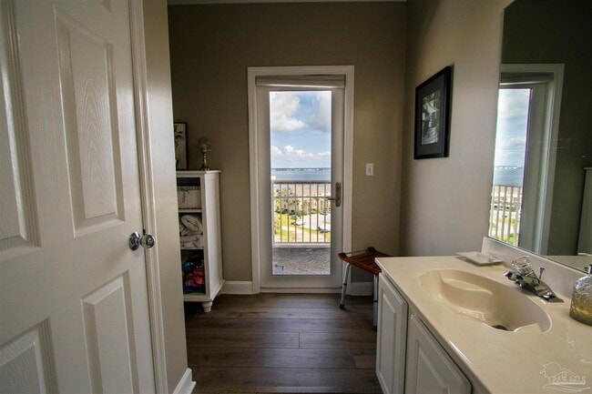 Building Photo - 800 Fort Pickens Rd