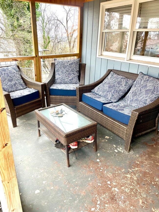 Building Photo - Adorable 2 bedroom Home in Prime Location Near UT and Bearden