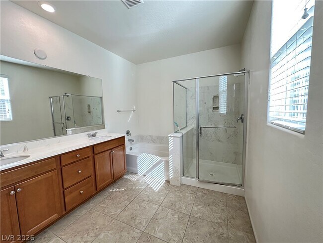 Building Photo - 2503 Venarotta St