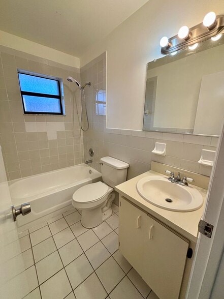 Building Photo - 5729 W 26th Ave