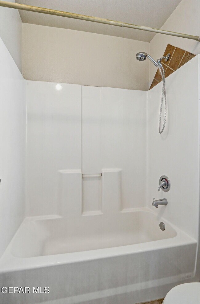 Building Photo - 2300 Glitter Point