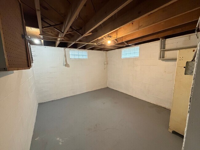 Building Photo - 1266 Magnolia Ave