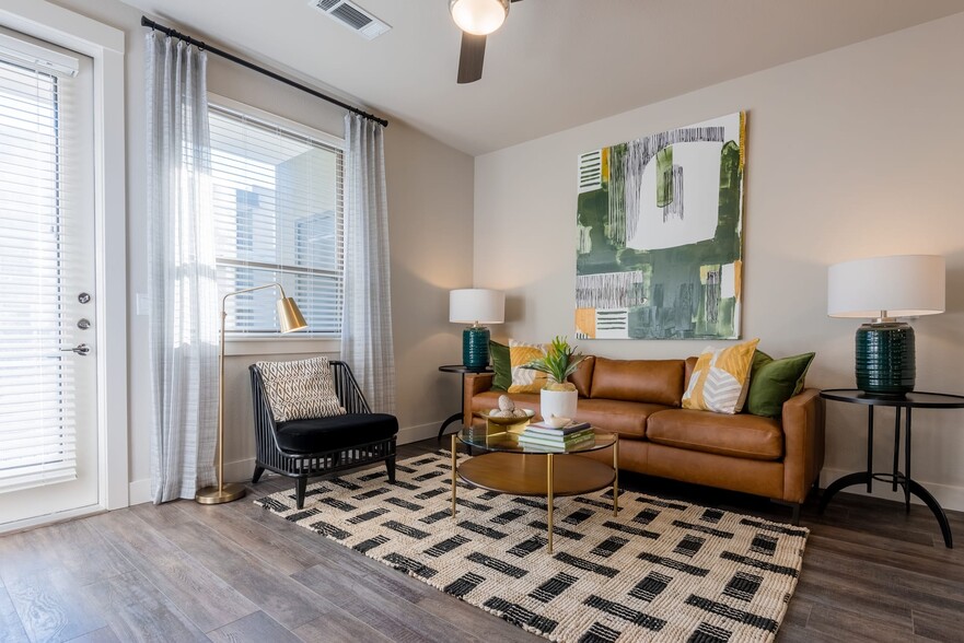 Living room with hard surface flooring - Avalon Lowry