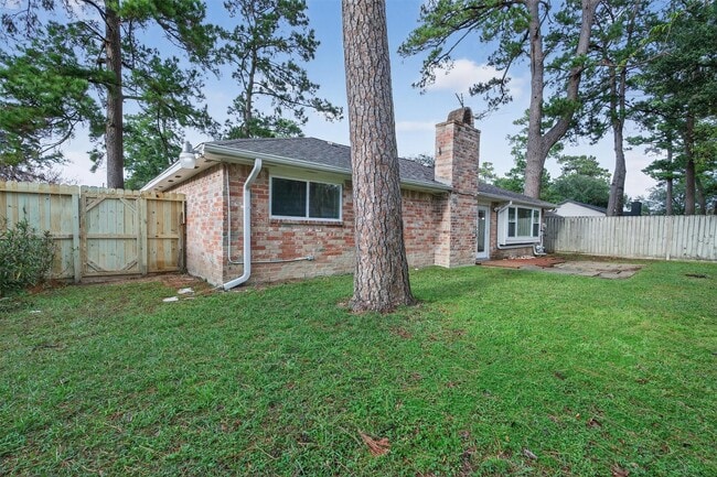 Building Photo - 9723 Halkirk St