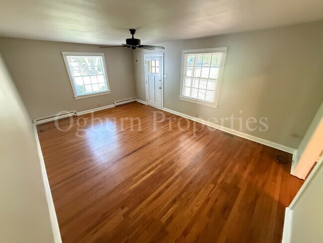 Building Photo - 159 Stanton Dr