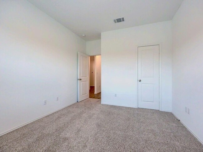 Building Photo - 1629 Brueggerhoff Rd