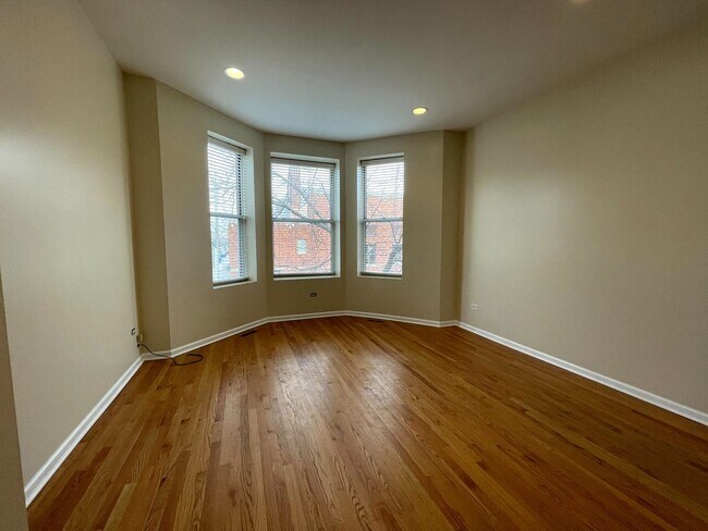 Building Photo - 2809 W Wabansia Ave