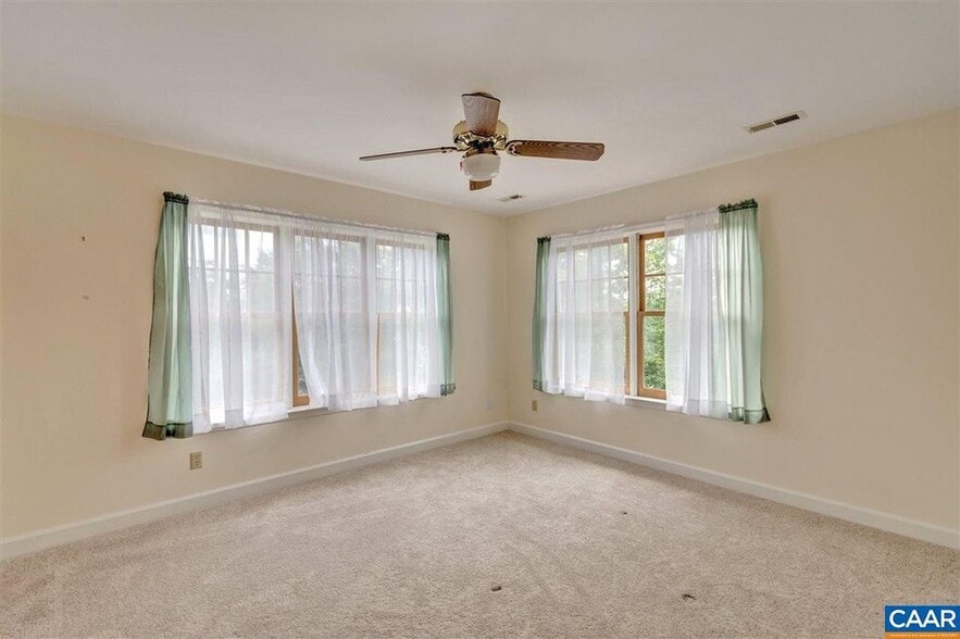 Building Photo - 1803 Beaver Ridge Rd