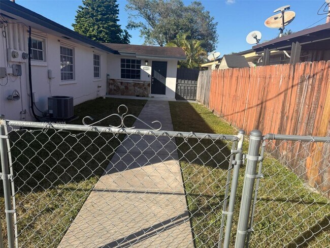 Building Photo - 11007 SW 3rd St