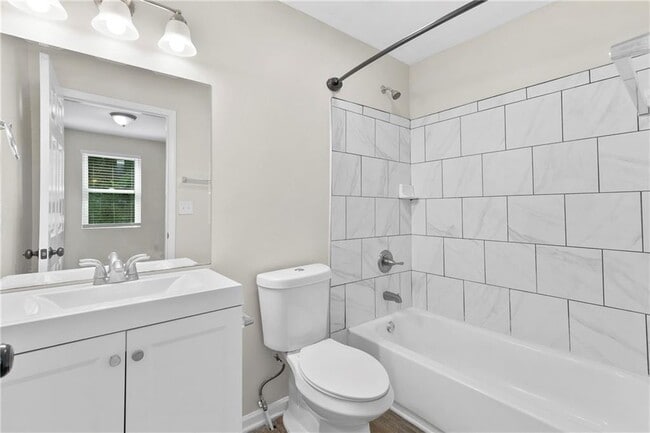 Building Photo - 2343 Carver Dr NW