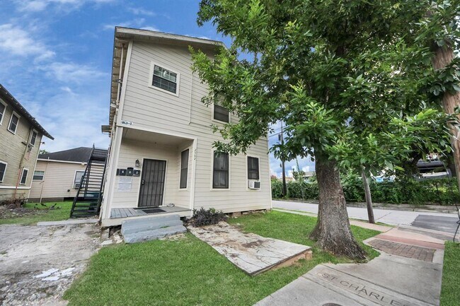 Building Photo - 2502 Saltus St