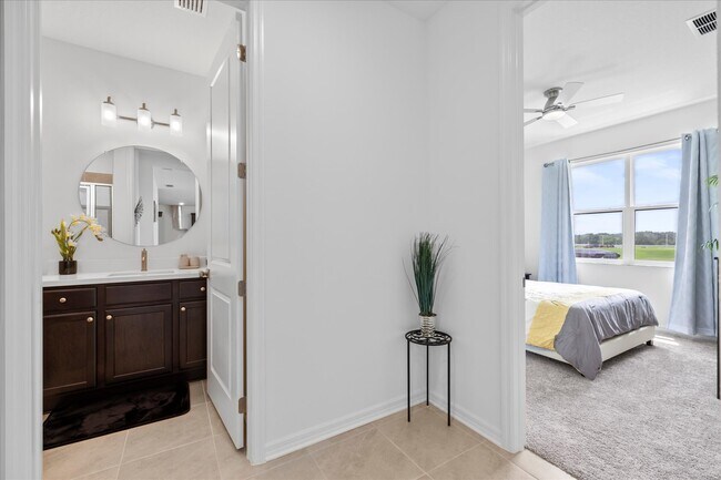 Building Photo - 12195 Stirrup Dr