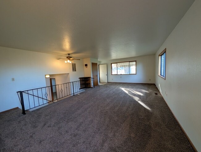 Building Photo - 2 Bedroom Pet-Friendly Orchards House with...