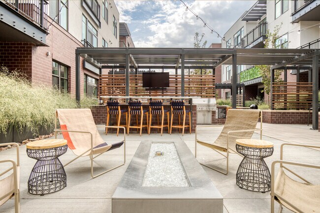 Building Photo - 3000 Pearl Pkwy