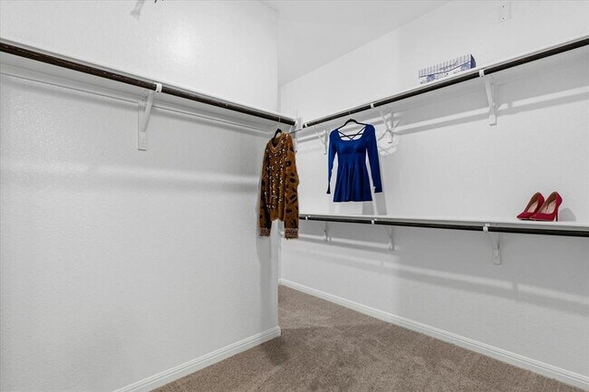 Building Photo - 158 Lake Shore Dr