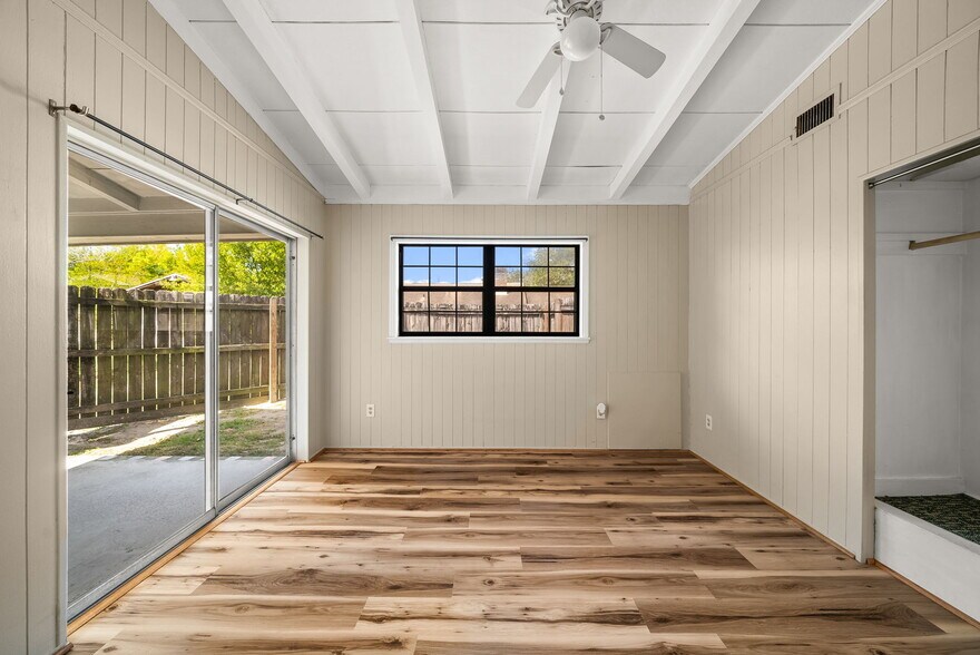 Building Photo - 1211 Friendship Ave