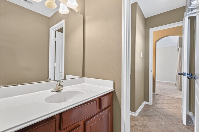 Building Photo - 9735 Lansing Meadows Dr