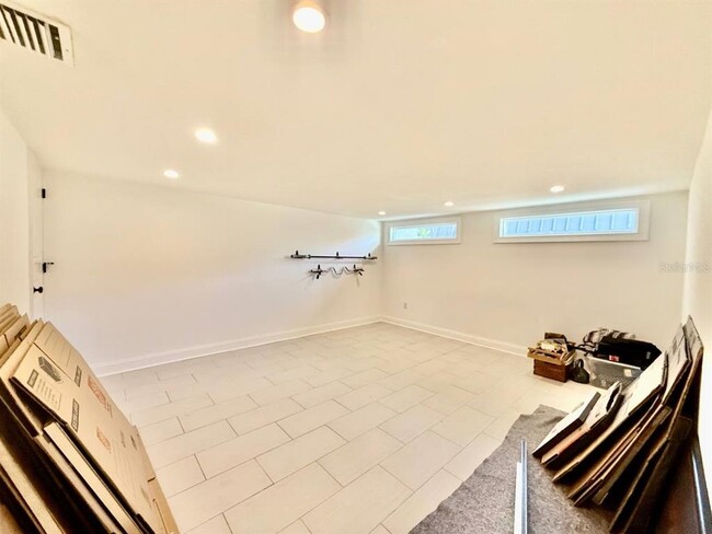 Building Photo - 162 E Davis Blvd