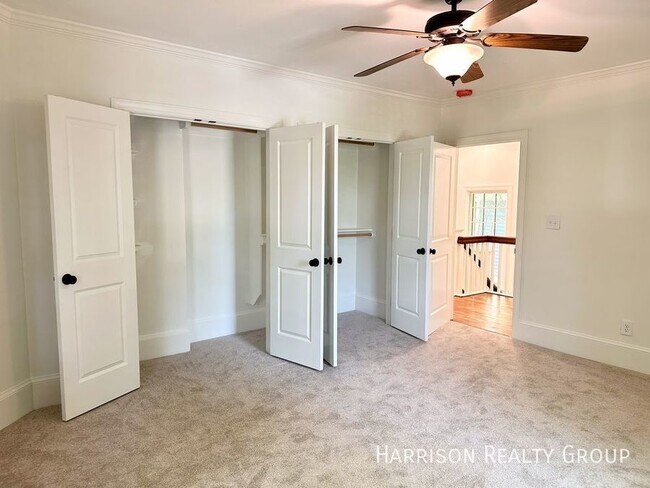 Building Photo - Beautifully Renovated Home In Historic Boy...