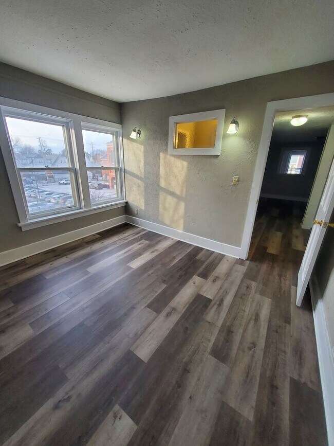 Interior Photo - 800 E Chambers St./3010 N Fratney St. (6 Unit)