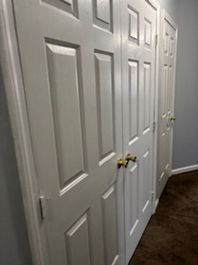 Building Photo - RH - 331