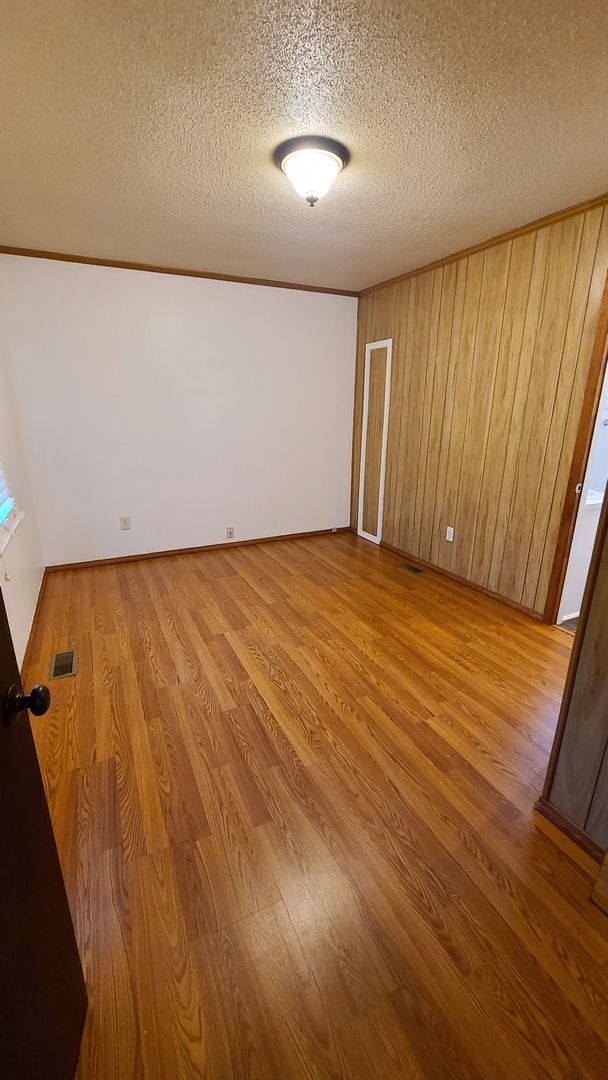Building Photo - Cute home for rent