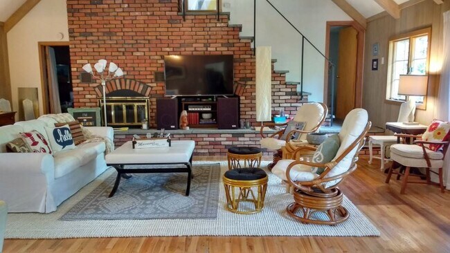 Building Photo - 32 Surf Dr