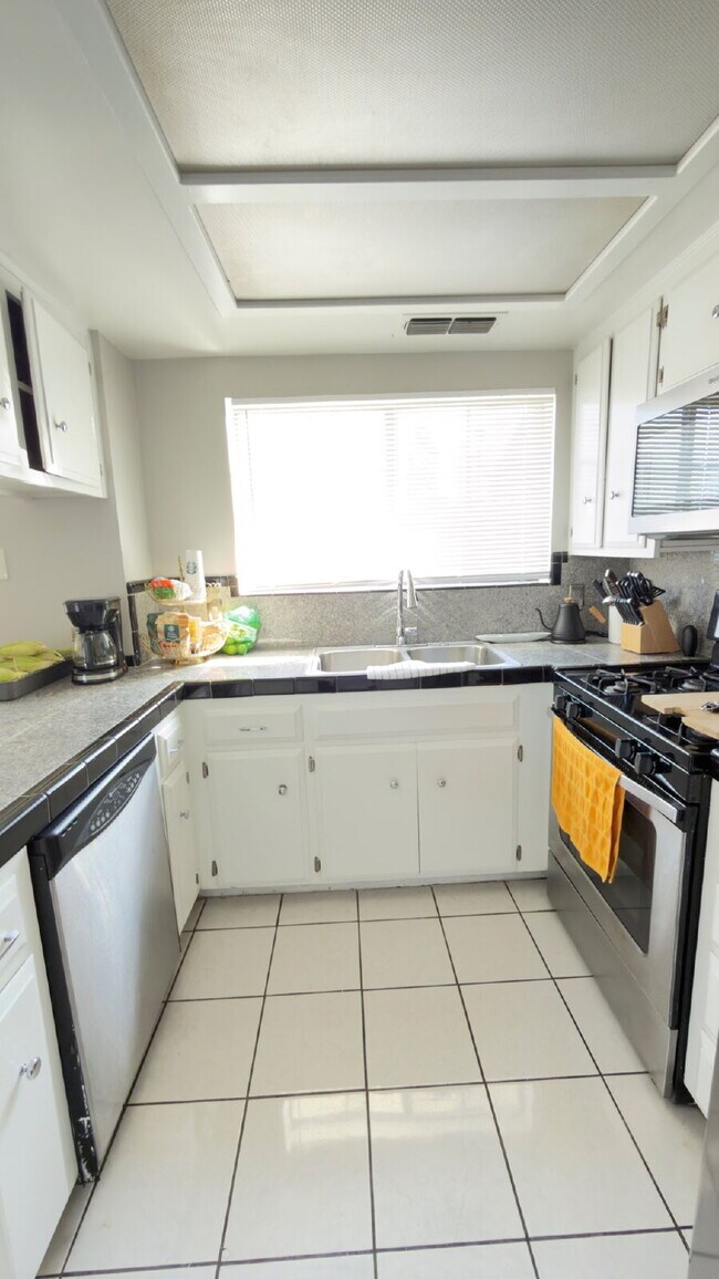 Building Photo - Spacious Two-Story Home with Large Backyard – Available Now!