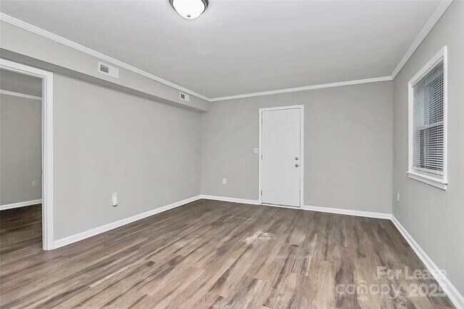 Building Photo - 911 Bannister Pl