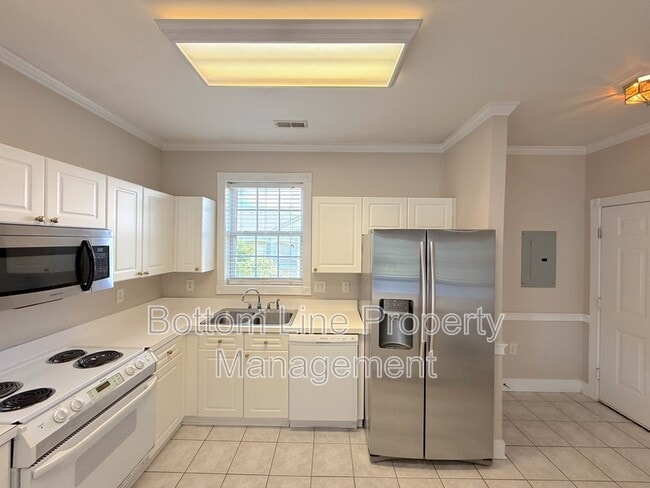 Building Photo - 8639 Coralbell Ln