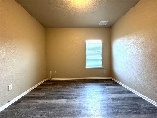 Building Photo - 1429 Maier Dr