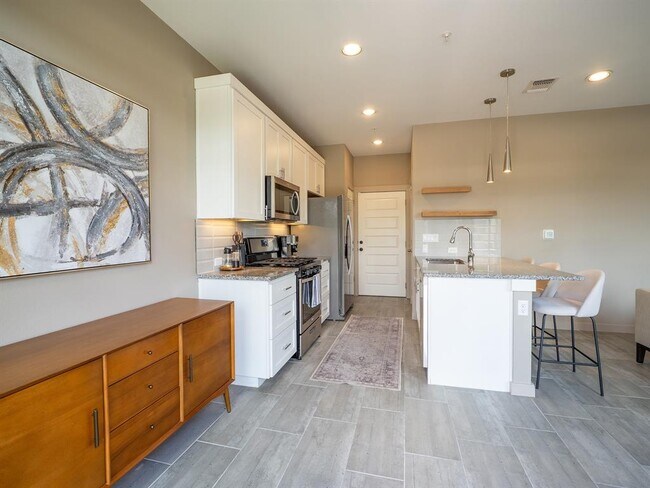 Building Photo - 6409 Berkman Dr