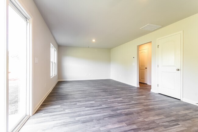 Building Photo - 662 Tacoma Trl