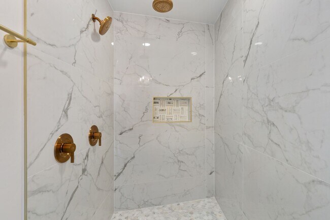 Building Photo - STUNNING 4 Level Fells Point Rowhome! WITH...