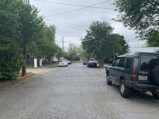 Building Photo - 2012 6th Ave