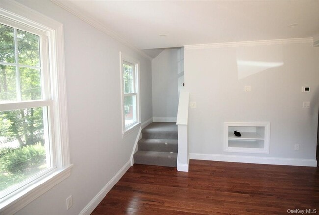 Building Photo - 691 Long Pond Rd