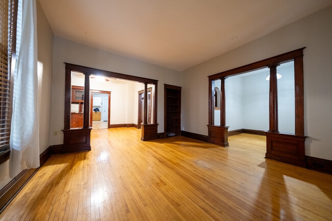 Building Photo - 3116 Humboldt Ave S