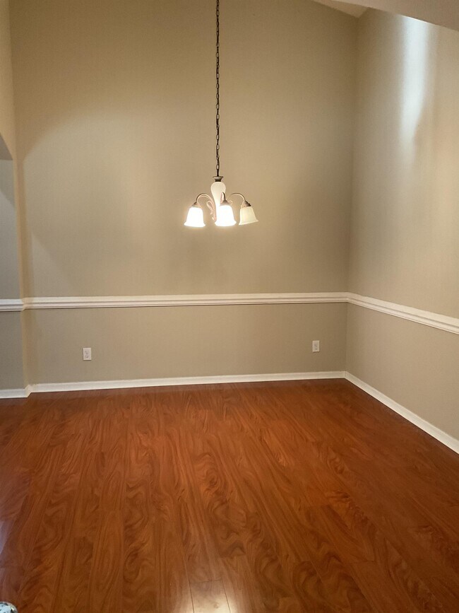 Building Photo - 3302 Fawnwood Dr